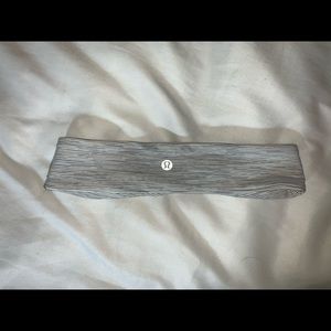 lululemon fly away tamer headband